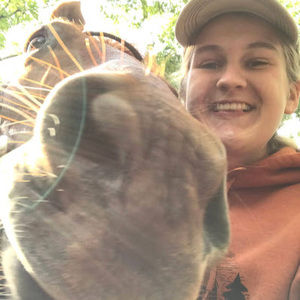 Meet your Posher, Hannah